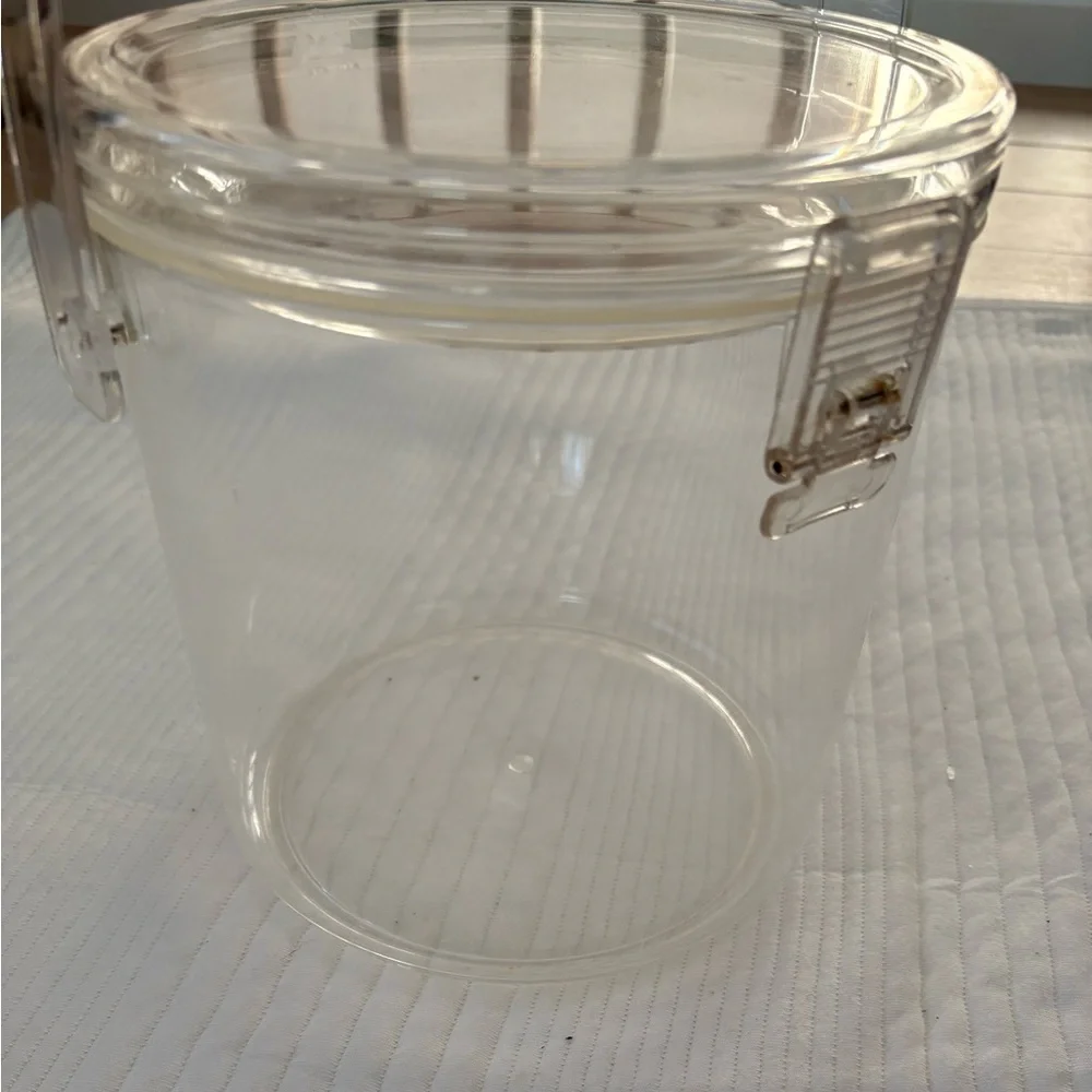 Vintage Lucite Ice Bucket